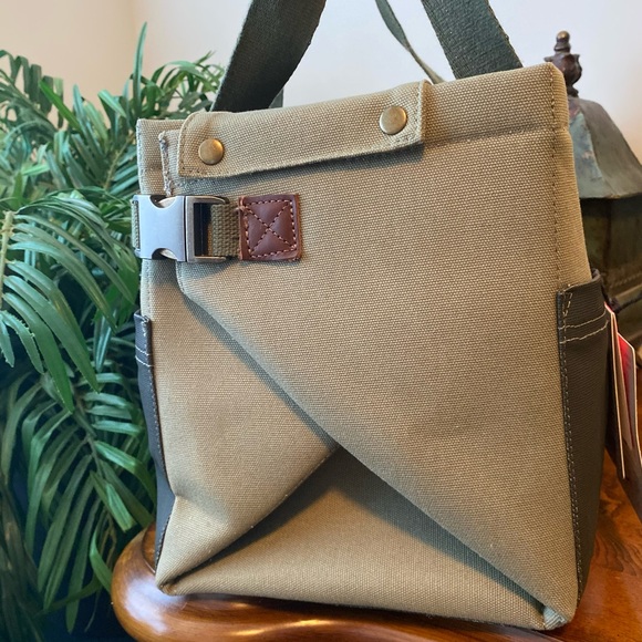 Reddy Convertible Cotton Pet Carrier & Mat in Camo - Picture 15 of 16